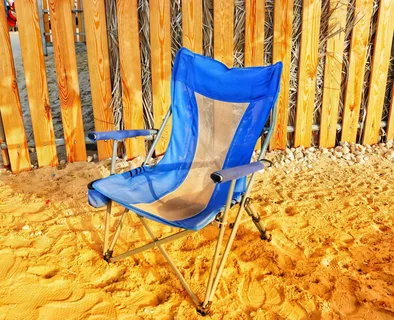 صندلی مسافرتی سوئدی با فرم مینیمال